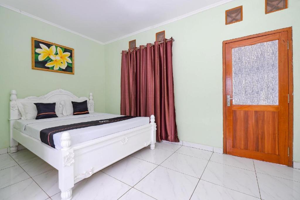 Guest House Gethsemane Salatiga Εξωτερικό φωτογραφία