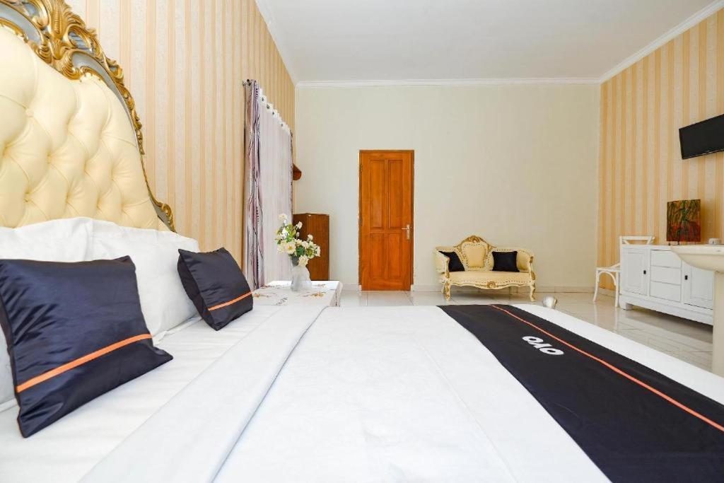 Guest House Gethsemane Salatiga Εξωτερικό φωτογραφία