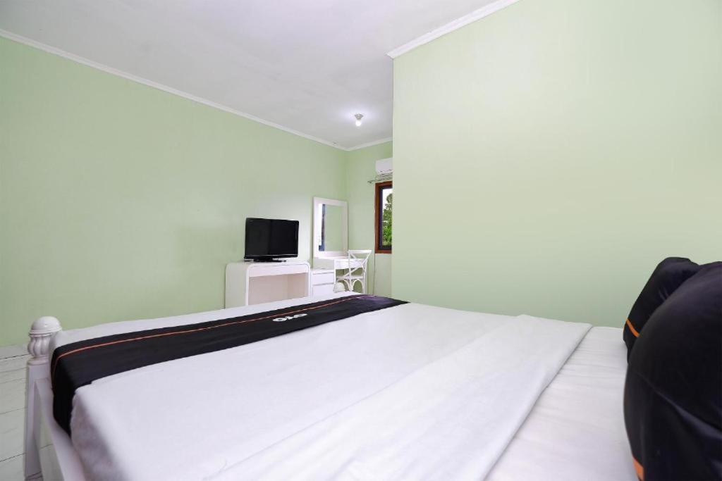 Guest House Gethsemane Salatiga Εξωτερικό φωτογραφία